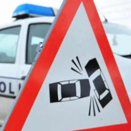 Accident rutier în Crasna: o tânără de 18 ani s-a răsturnat cu mașina