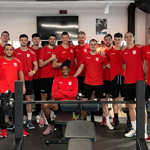 Energia echipei de volei Dinamo a umplut sala Fitness și Gym Aquarel