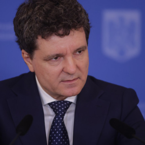 Parlamentarii care au locuințe în București și Ilfov nu mai primesc bani de chirie. Legea a fost promulgată de Nicușor Dan