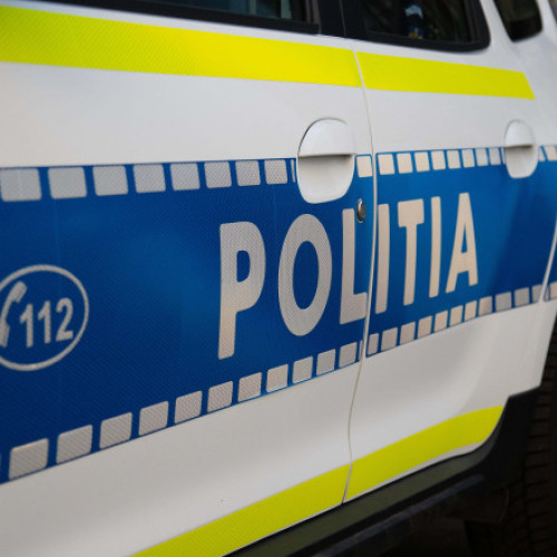 Aproape 50 kg de canabis, ascunse în colete cu alimente și expediate prin curier. Bărbat din Dolj, prins când voia să le ridice