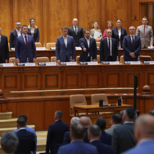 Moțiunile de cenzură pică în Parlament în contextul blocajului politic