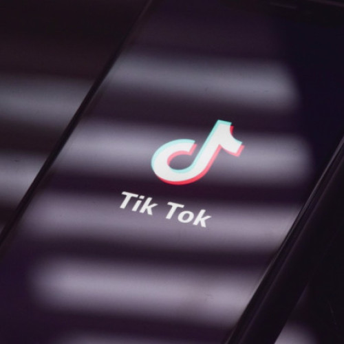 TikTok anunță ștergerea a peste 100.000 de conturi false în campania electorală din Republica Moldova