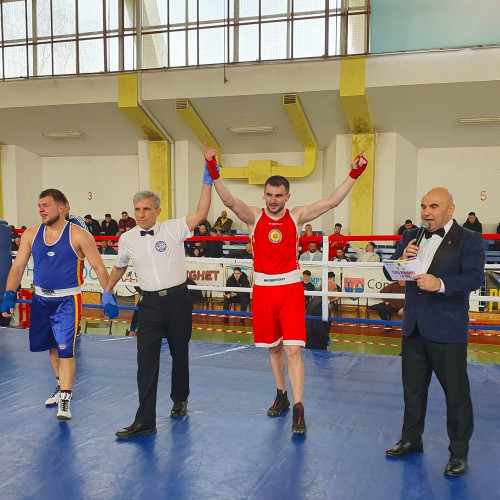 Plutonierul David Anton, reprezentant AUR, câştigă medalia de aur în Cupa României pentru box, categoria 80 kg