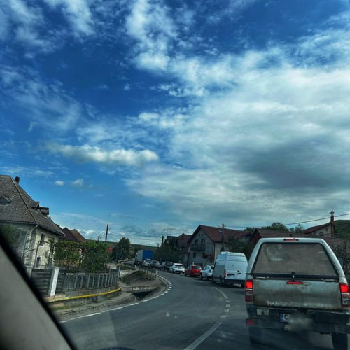 Accident rutier în Crișeni, trafic îngreunat!